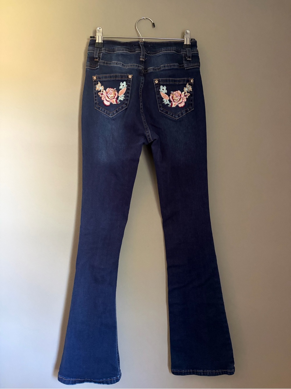 Bamboo Denim Junior’s Embroidered Floral Pocket Bootcut Jeans Size 3 Dark Wash